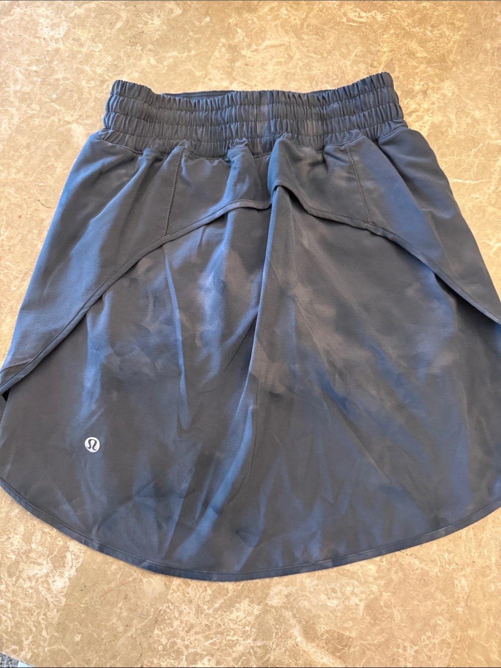 lululemon hottie, hot, high-rise skirt long. Tie-dyed grey in size 2. VGUC